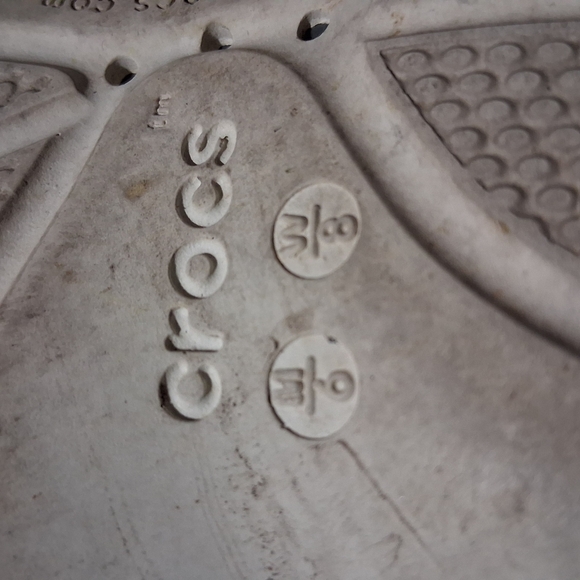 CROCS Gray Sandals Lightweight Perforated Design - Picture 9 of 9